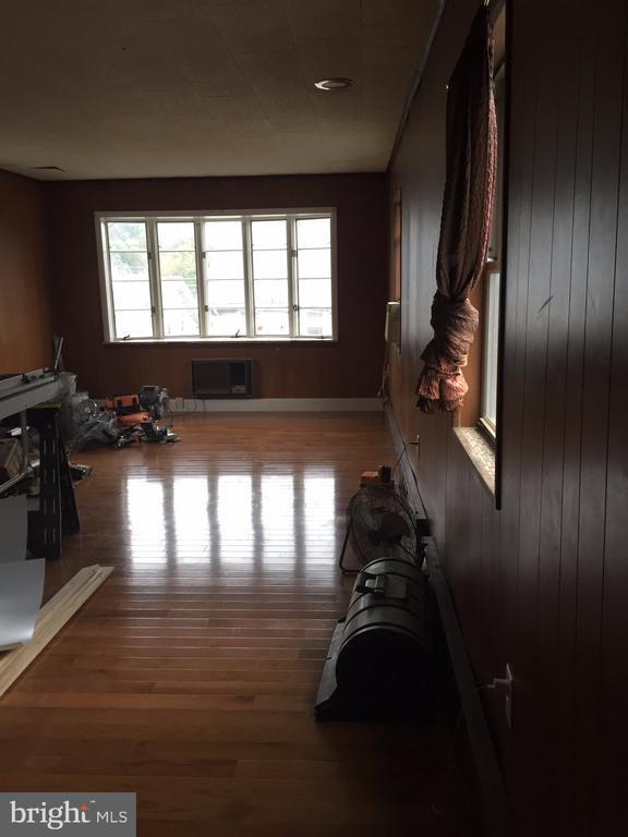 Building Photo - 2515 Perkiomen Ave