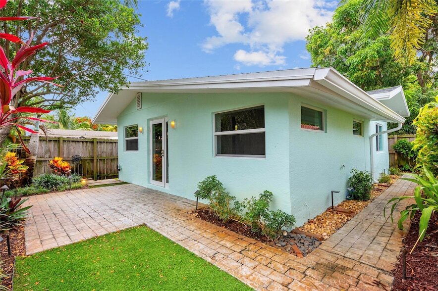 Foto principal - 1432 NE 1st Ave.