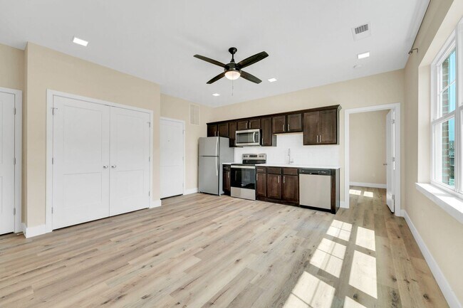 Building Photo - West Beverly Lofts - 104