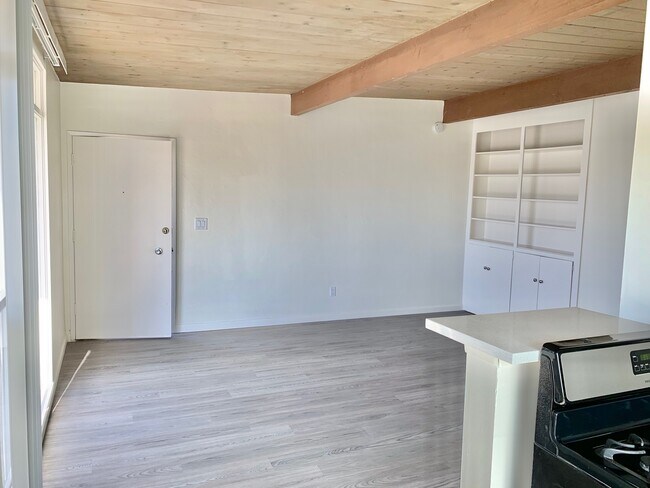 Building Photo - 1536 Moorland Dr