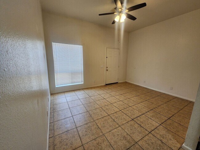 Foto del edificio - 3 Bedroom 2 Bath Townhouse