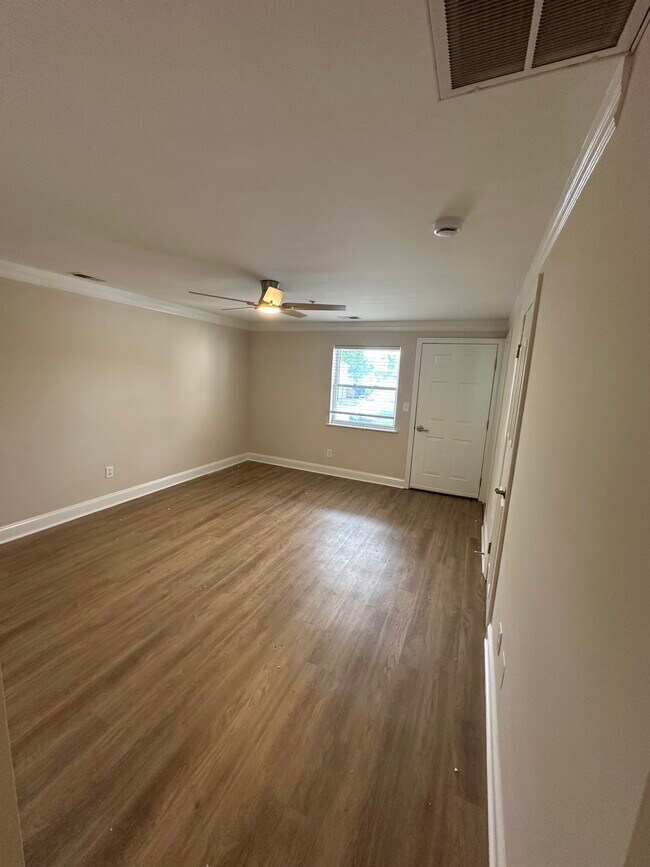 Fotografía del edificio - 9300 Main St