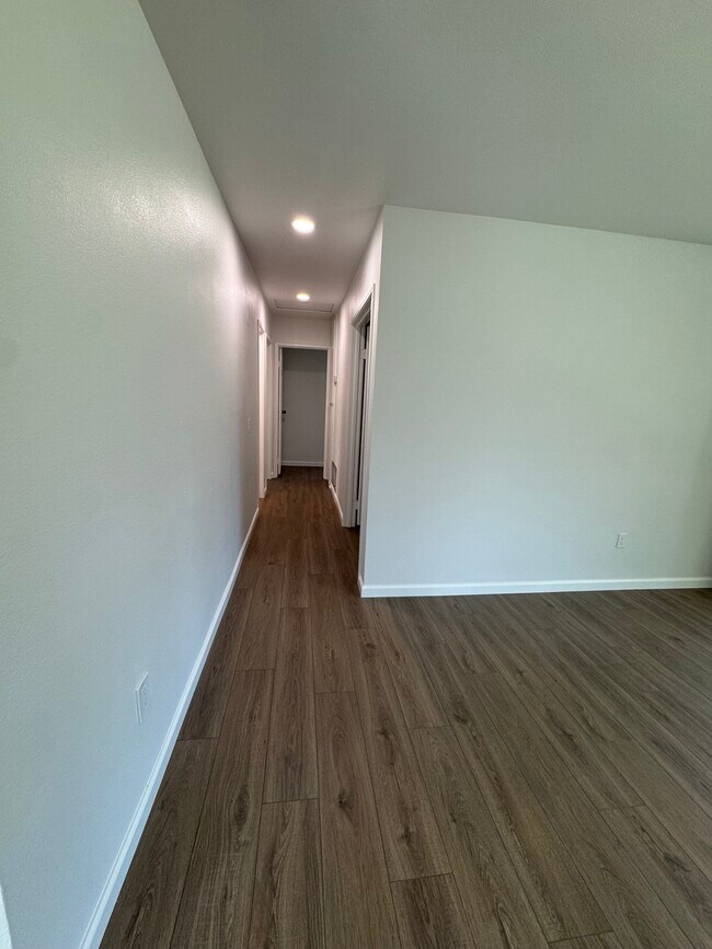 Foto del edificio - 7919 Remington Dr