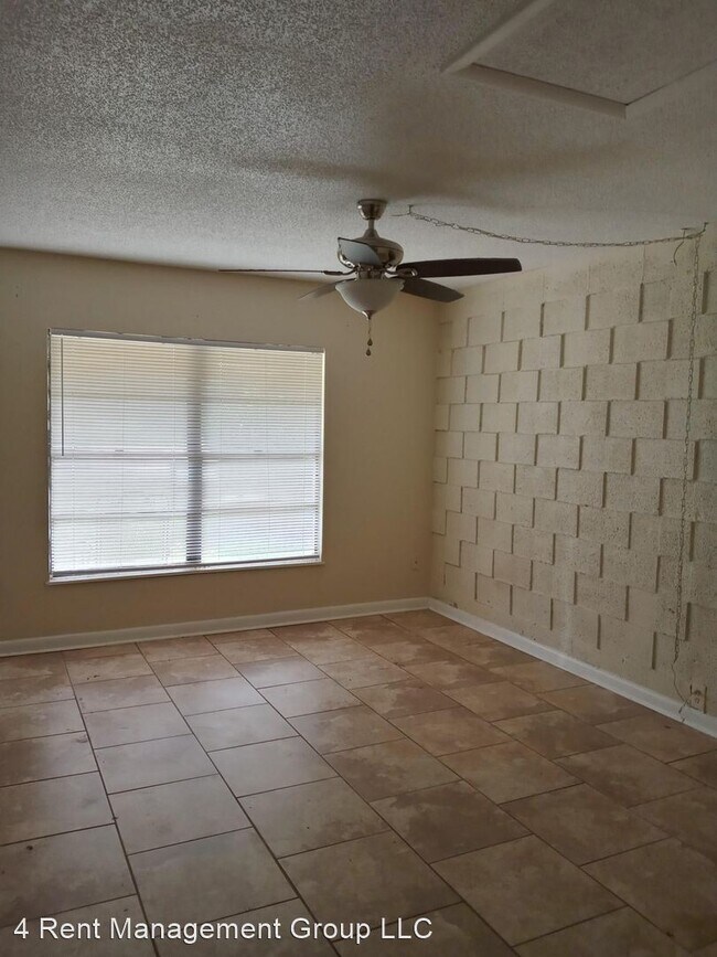 Building Photo - 2 br, 1 bath House - 643 S CR 419