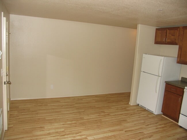 Building Photo - 508 SE Davis St