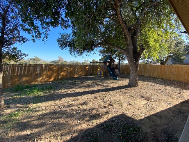 Building Photo - Beautiful 3 bed, 2.5 bath home!