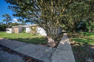 Building Photo - 1555 Green Briar Pkwy
