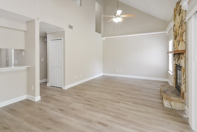 Building Photo - 4137 Rollingwood Ct