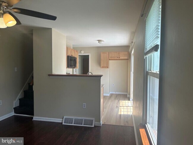 Building Photo - 316 Delsea Dr