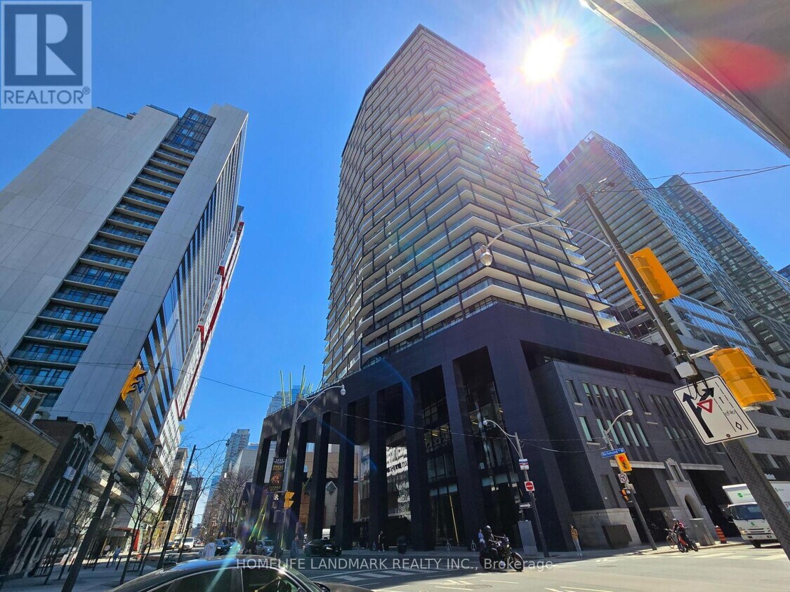 Photo principale - 125-2125 Peter St