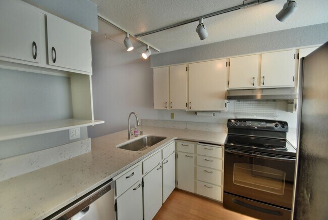 Foto del edificio - 2Bd/1.5Ba Kirkland Condo