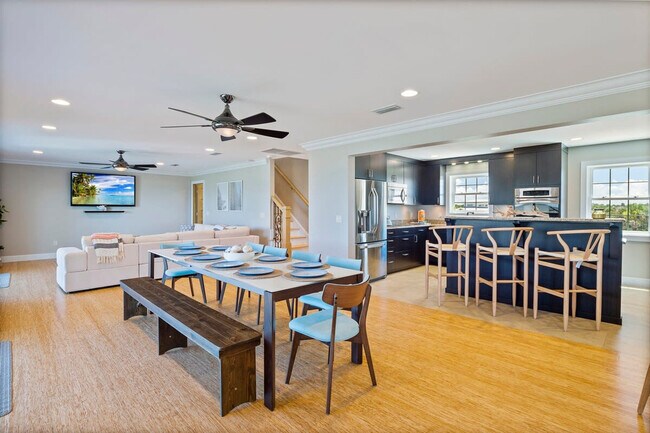 Foto del edificio - 3445 N Ocean Shore Blvd