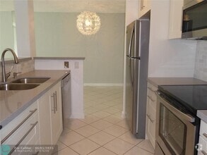 Building Photo - 1009 N Ocean Blvd