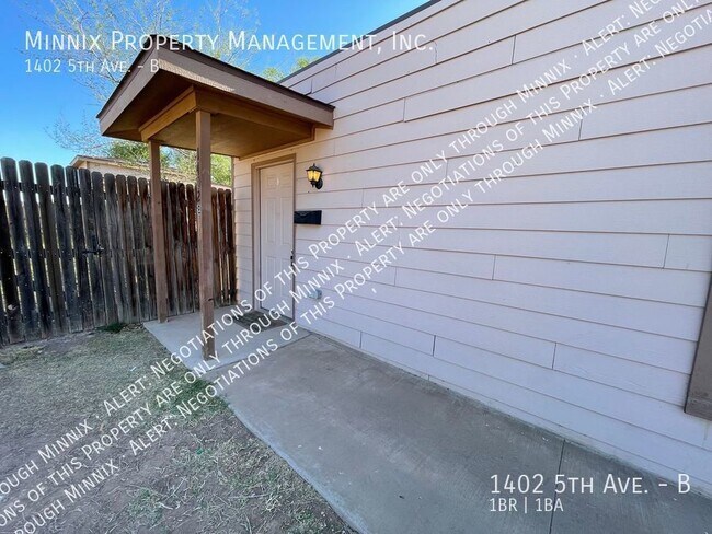 Building Photo - 1402 5th Ave. Unit B