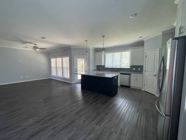 Foto del edificio - 564 Ridgeland Rd