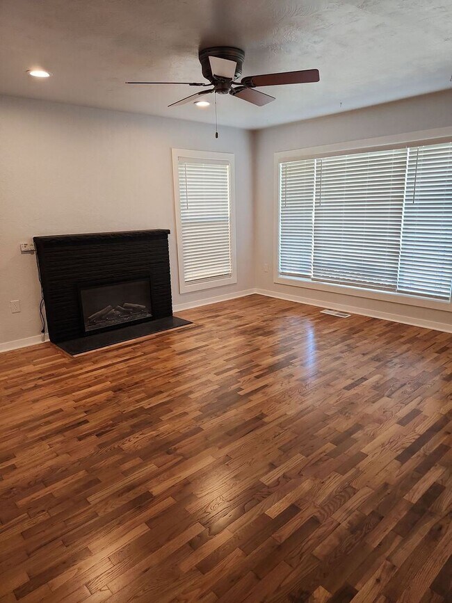 Foto del edificio - 3 br, 1 bath House - 2120 Main St SE
