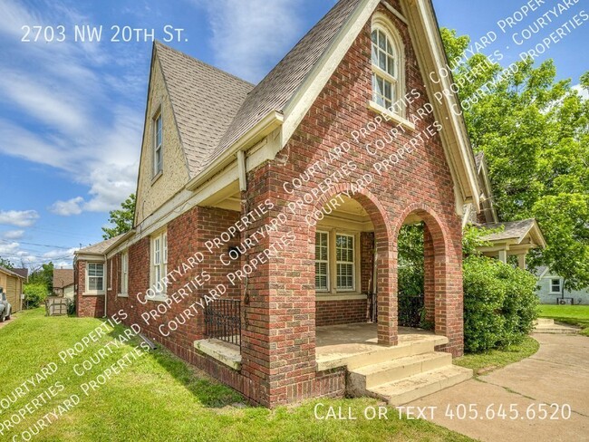 Foto del edificio - Adorable Tudor in Crestwood!