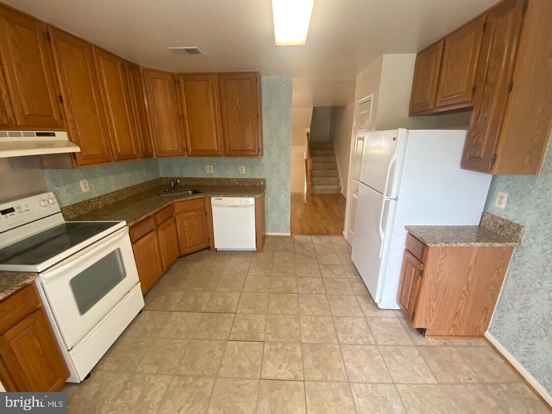 Primary Photo - 13400 Silver Moon Way