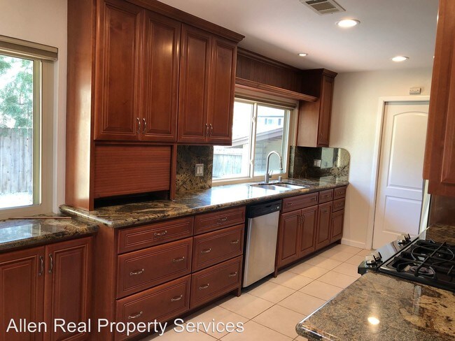 Building Photo - 3 br, 2 bath House - 7527 Melotte St.