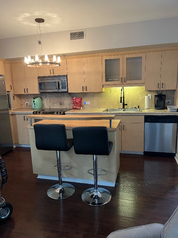 Photo - 425 W Beech St Apartment