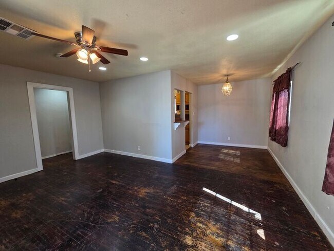 Foto del edificio - New Listing!