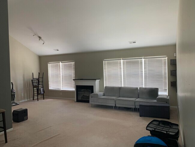 Foto del edificio - 48475 Bridge Way