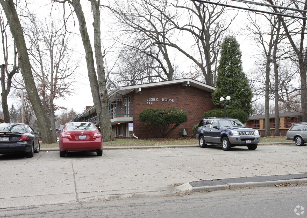744 Carnegie, ¡alejado - Essex House