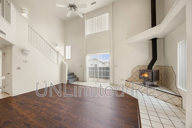 Foto del edificio - 3285 N Hedgewood Dr