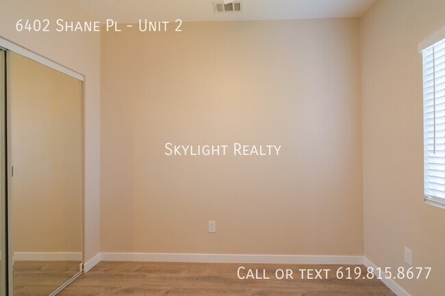 Foto del edificio - 6402 Shane Pl