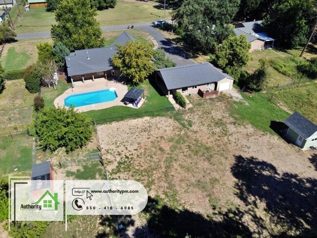 Building Photo - 4750 Pheasant Dr