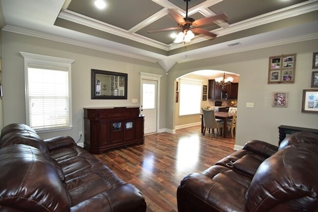 Foto del edificio - Stylish 3BD/2BA Home with Spacious Yard ne...