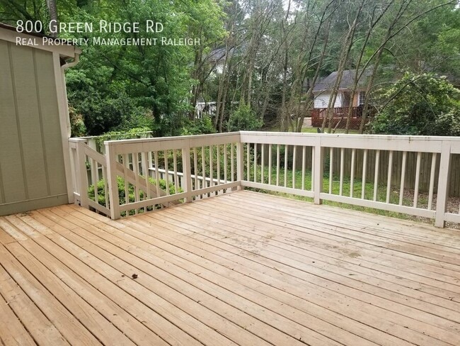 Building Photo - 800 Green Ridge Dr