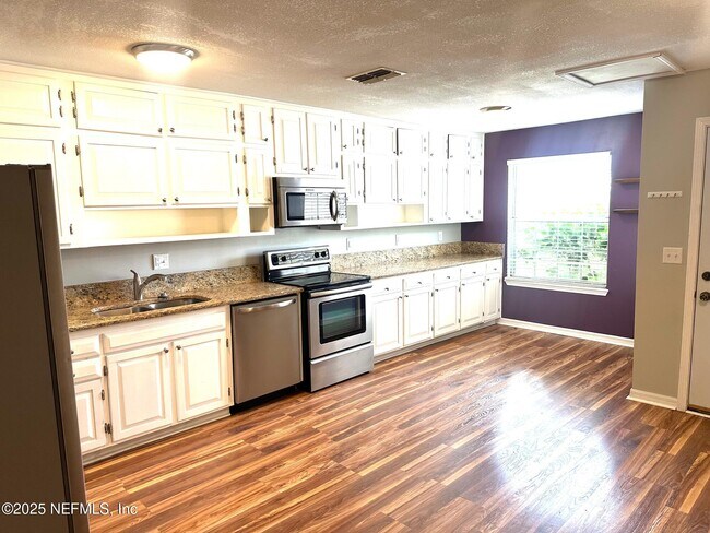 Foto del edificio - 13004 Ambridge Ln