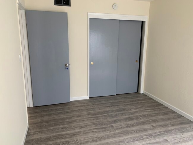 Building Photo - 334 27th Ave