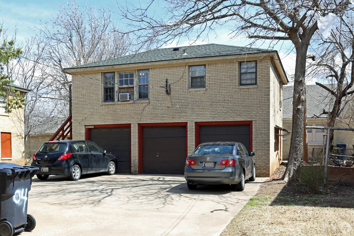 Building Photo - 4404-4406 N Classen