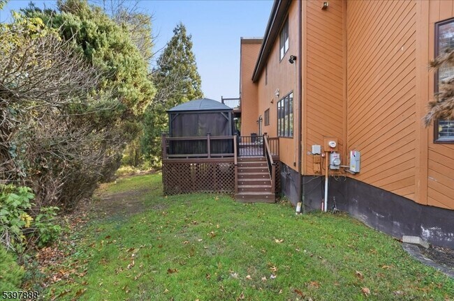 Foto del edificio - 1605 Justin Pl