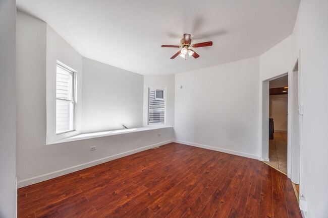 Building Photo - 2142 N Karlov Ave