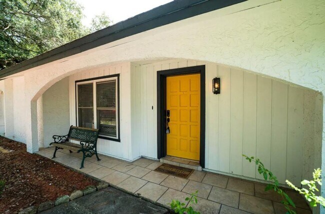 Building Photo - 4 Bedroom / 2 Bath / Pool Home