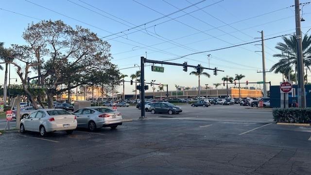 Building Photo - 1333 E Hallandale Beach Blvd