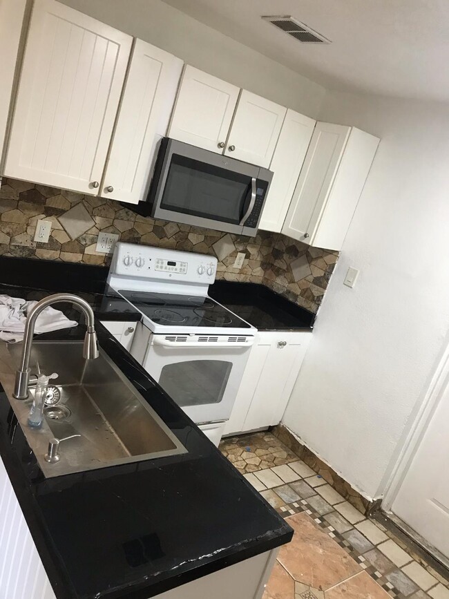 Foto del edificio - 7070 49th Ave N