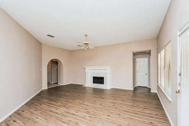 Foto del edificio - 7625 Mahonia Dr