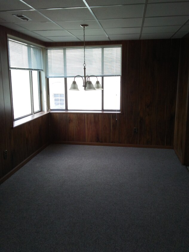 Sala de estar - 813 S Main St