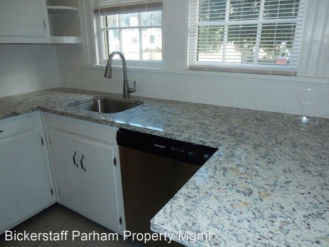 Foto del edificio - 2 br, 2 bath House - 1425 Peacock Avenue