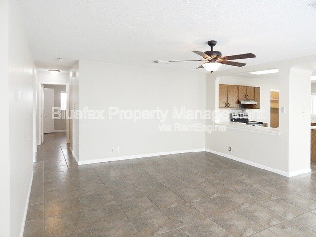 Building Photo - 10482 Tippecanoe
