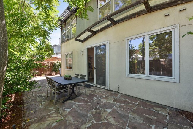 Building Photo - 420 Jacobs Ct