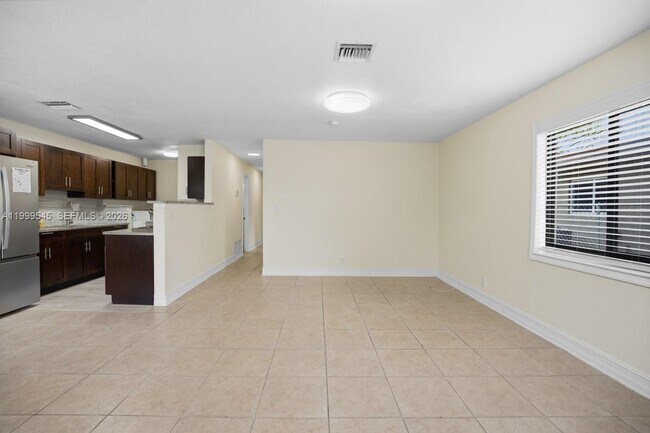 Foto del edificio - 7604 SW 10th Ct