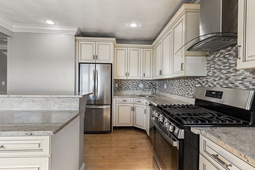 26 Willard St Unit 2, Chelsea, MA 02150 Room for Rent in Chelsea, MA