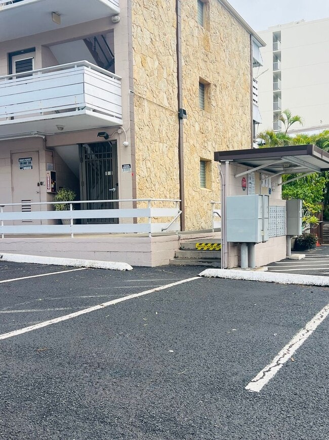 Foto del edificio - Charming & Breezy 1-Bedroom 1-Bath Hawaiiana Retreat