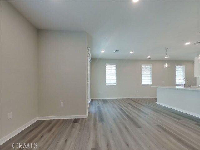Foto del edificio - 28205 Dwight Dr