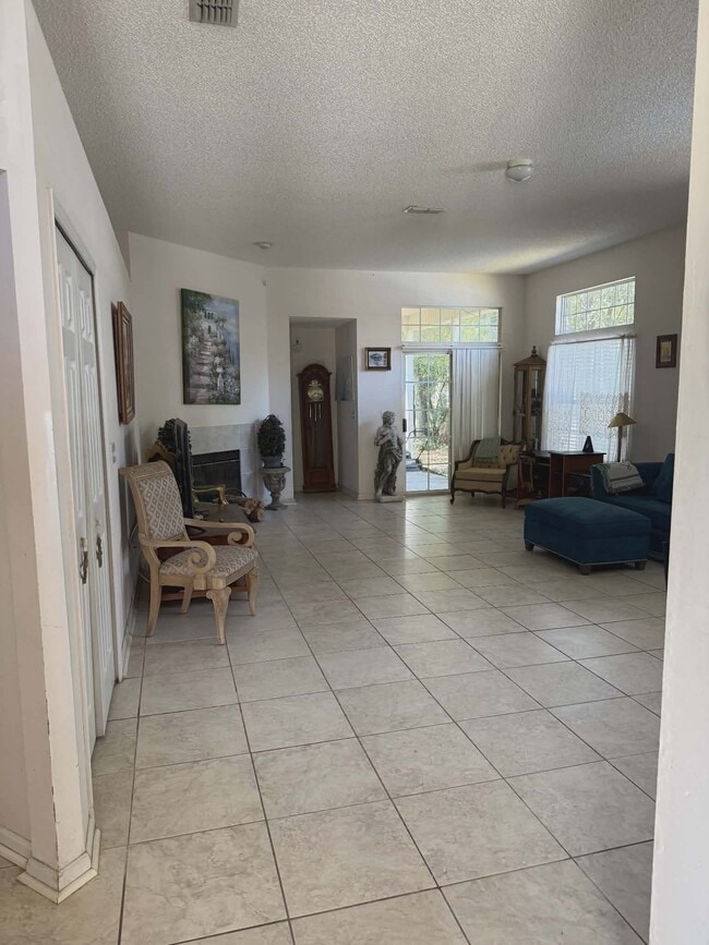Building Photo - 9560 Southbrook Dr
